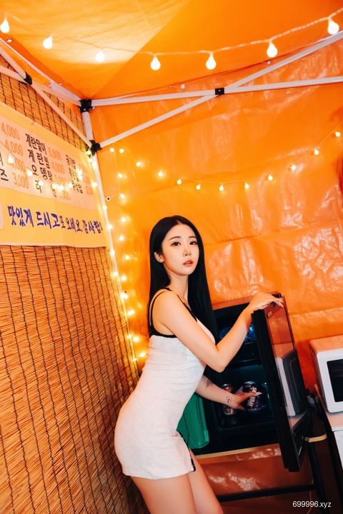  Bomi - Street Stall